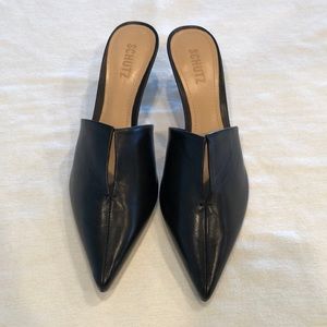 Schultz short pump dress shoe